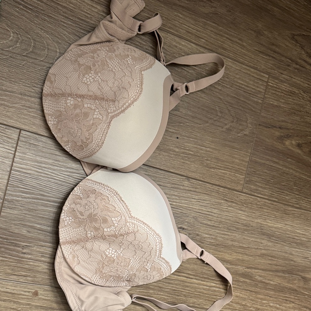 Elegant Lace Trimmed Bra in Cream and Tan